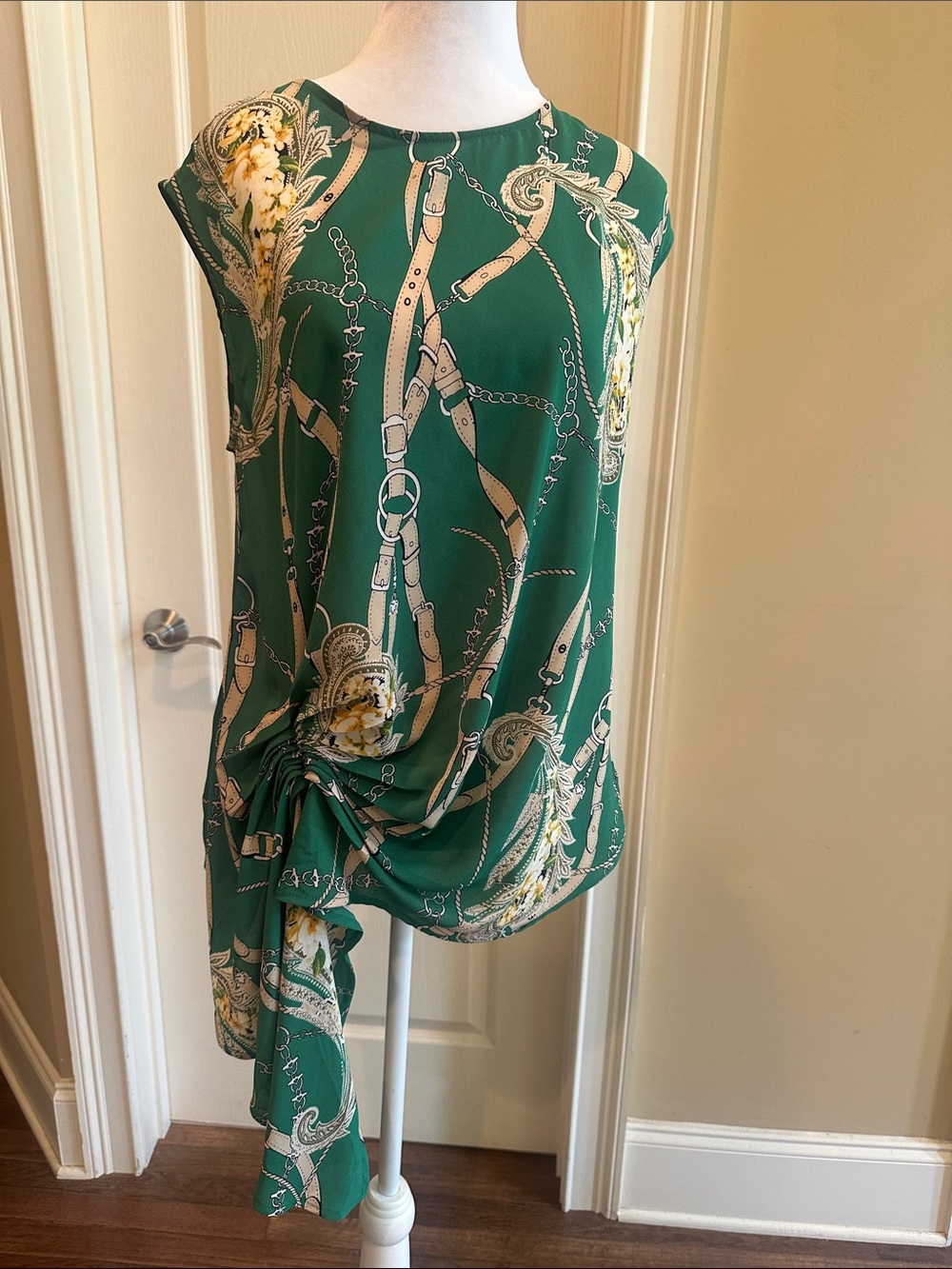 Soho Emerald Green Floral Chain-Print Tunic
